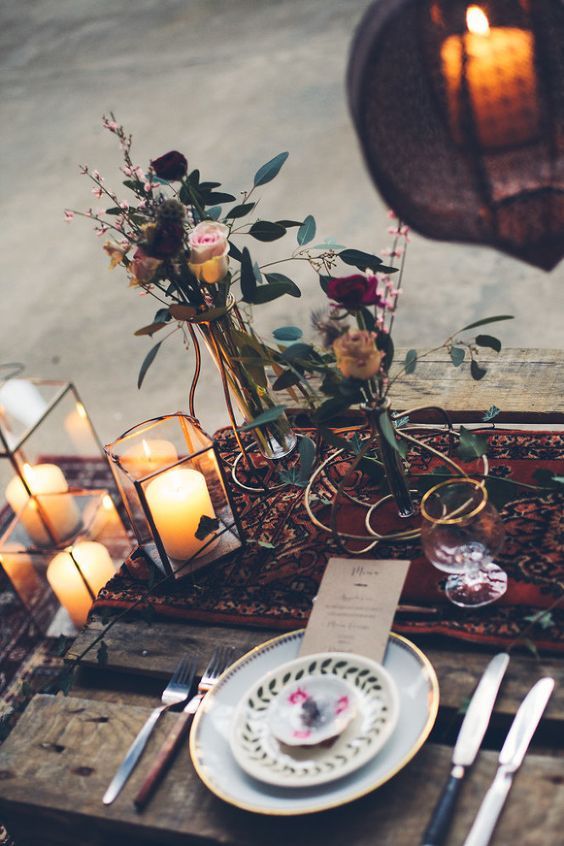 Table decor with roses and candles